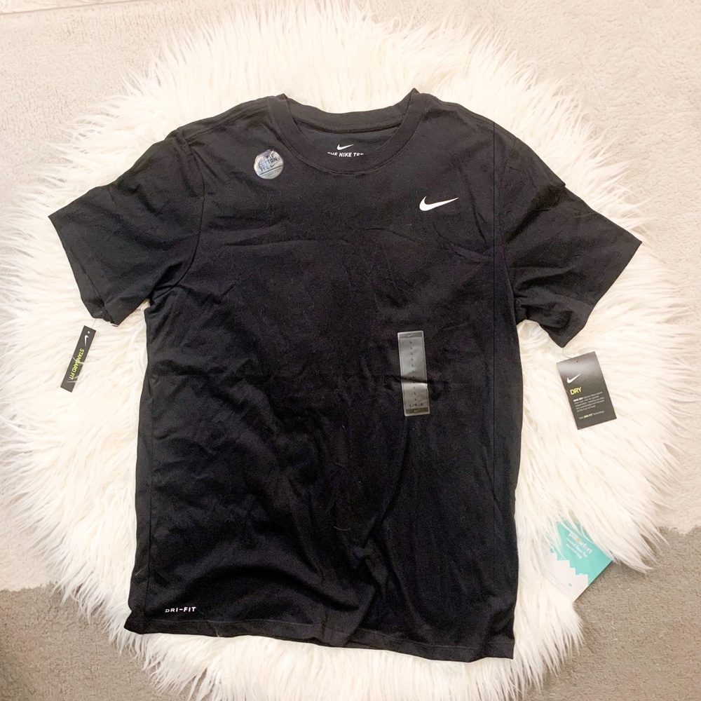Nike Men Dri Fit Short Sleeve Tee in Black